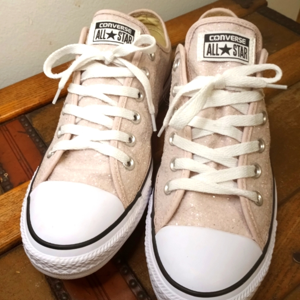 Blush sparkly Converse Allstars sz 10